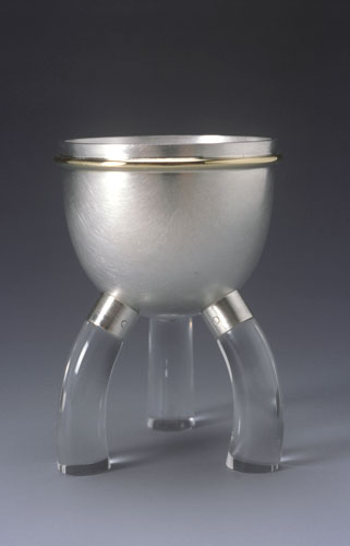 Egg-cup-3-acrylic-legs-and-18ct-gold