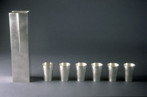 Caraffe-inlaid-shot-glasses